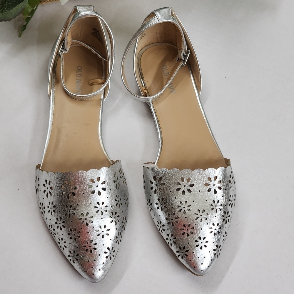 Old Navy Silver Floral Cutout Flats